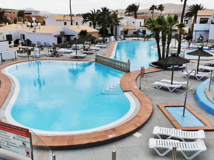 Lovely Apartment Near The Beach With Pool & Wifi 칼레타데푸스테 외부 사진
