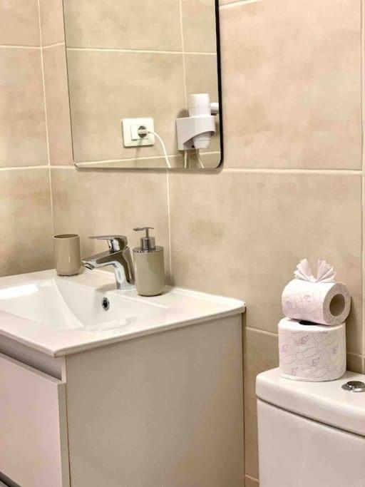Lovely Apartment Near The Beach With Pool & Wifi 칼레타데푸스테 외부 사진