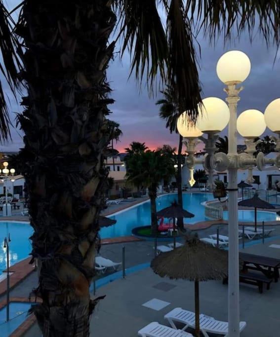 Lovely Apartment Near The Beach With Pool & Wifi 칼레타데푸스테 외부 사진
